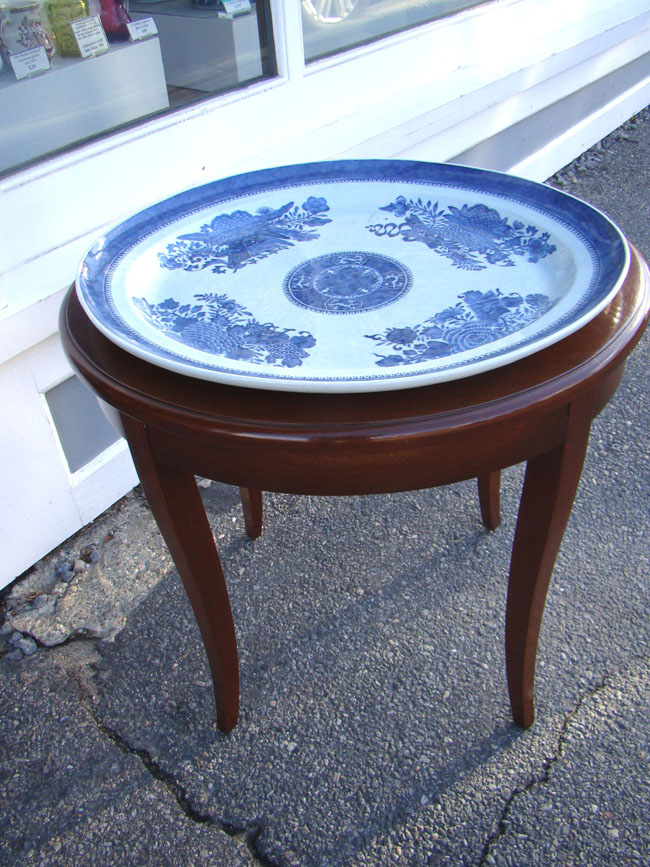 A fine late 18th/early 19th century Chinese Export Porcelain "Fitzhugh" pattern serving platter on stand — image 2